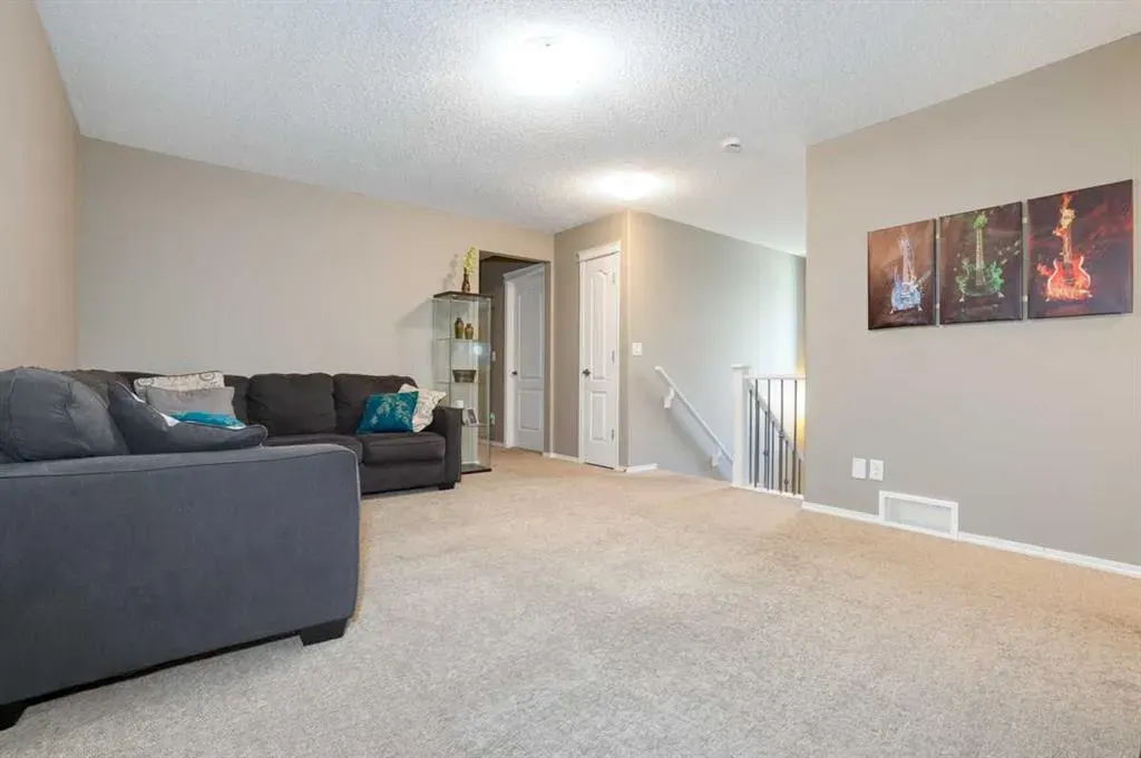44 Nolancrest Green NW