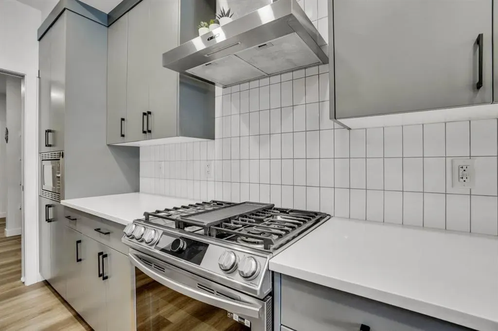 353 Walcrest View SE