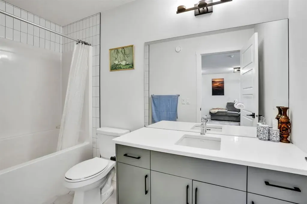 353 Walcrest View SE