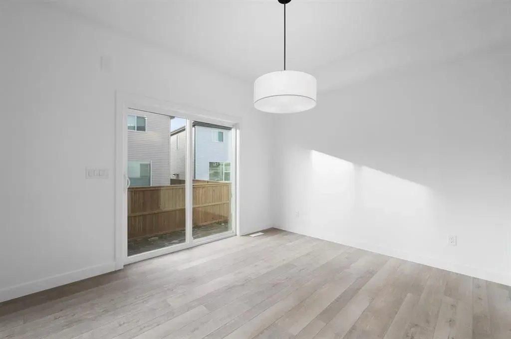 43 Carringvue Place NW