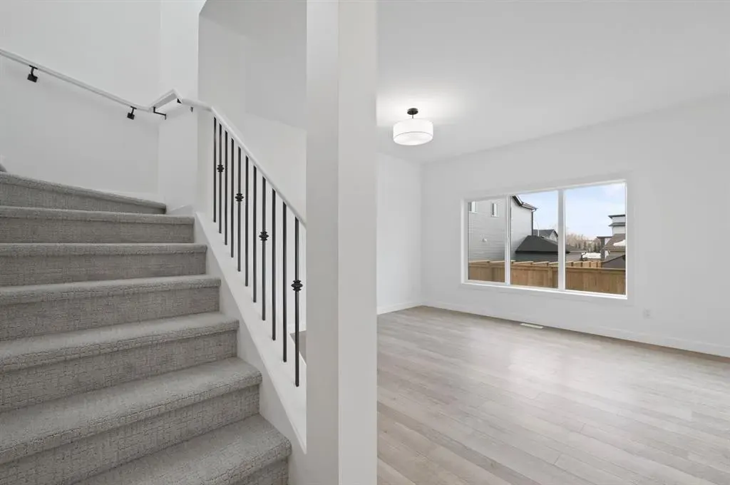 43 Carringvue Place NW