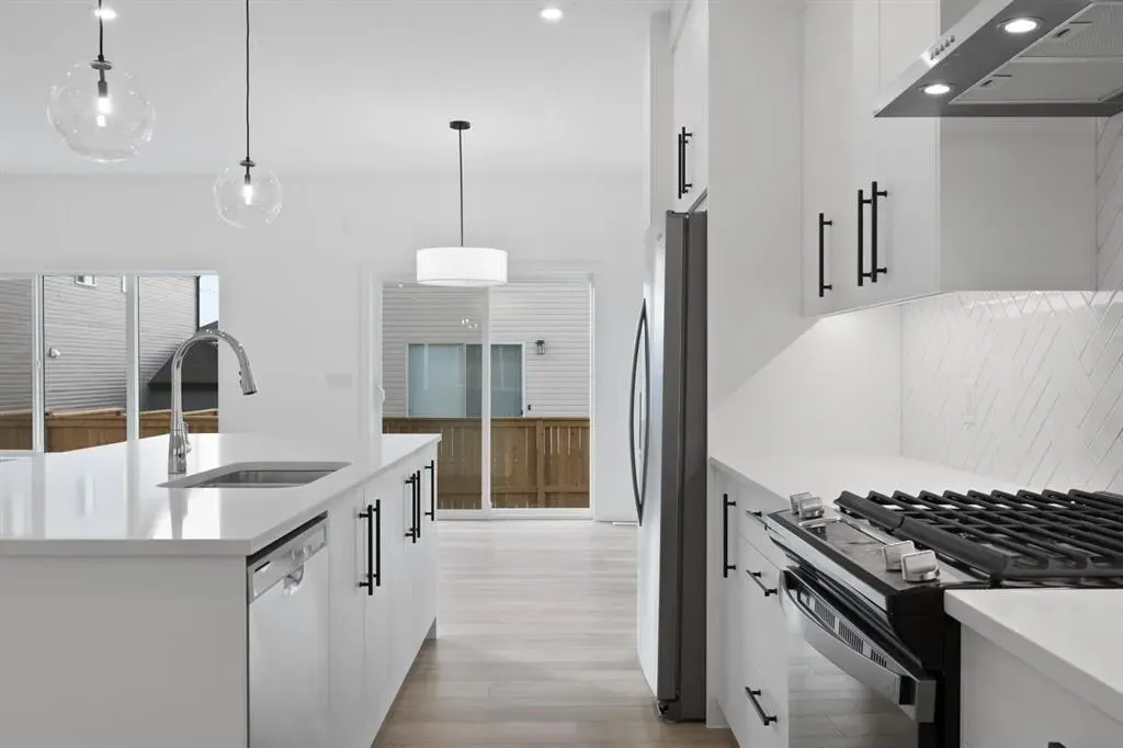 43 Carringvue Place NW