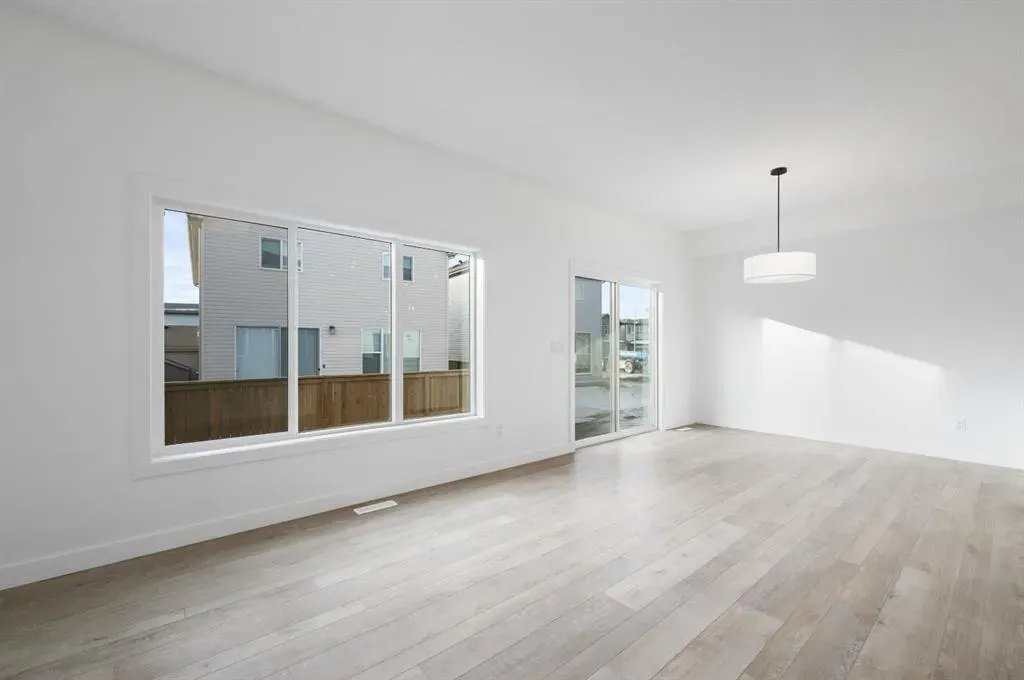 43 Carringvue Place NW