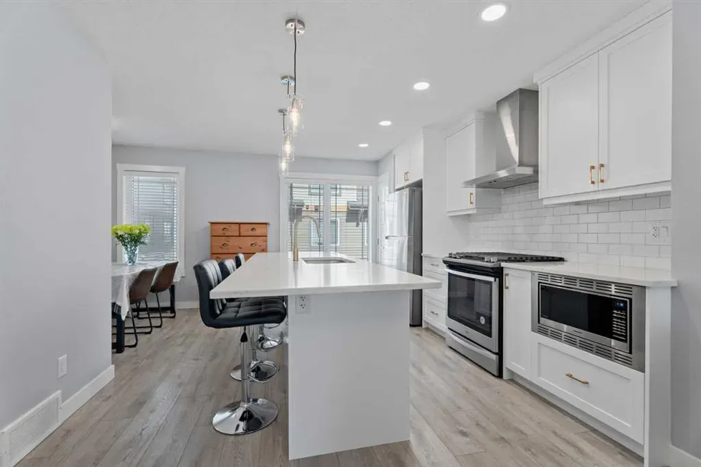 230 Auburn Meadows Manor SE