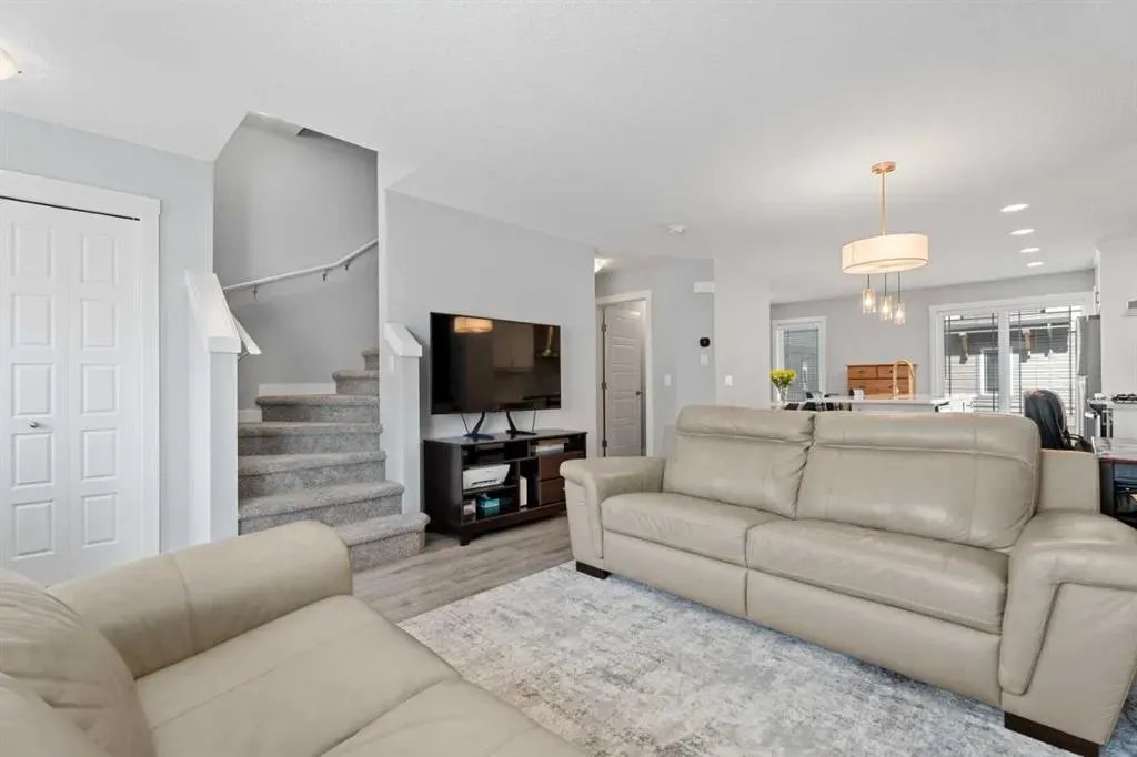 230 Auburn Meadows Manor SE