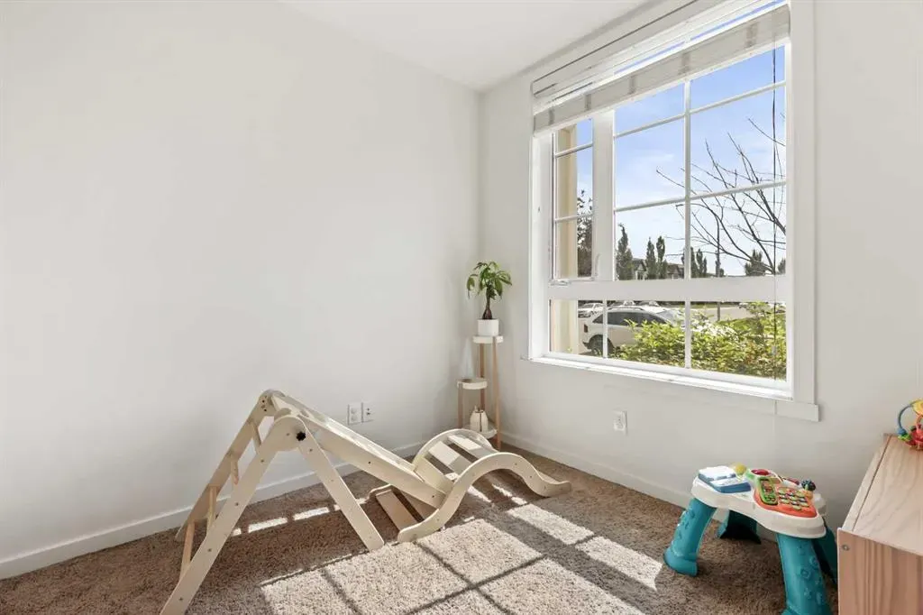 267 Copperpond Common SE