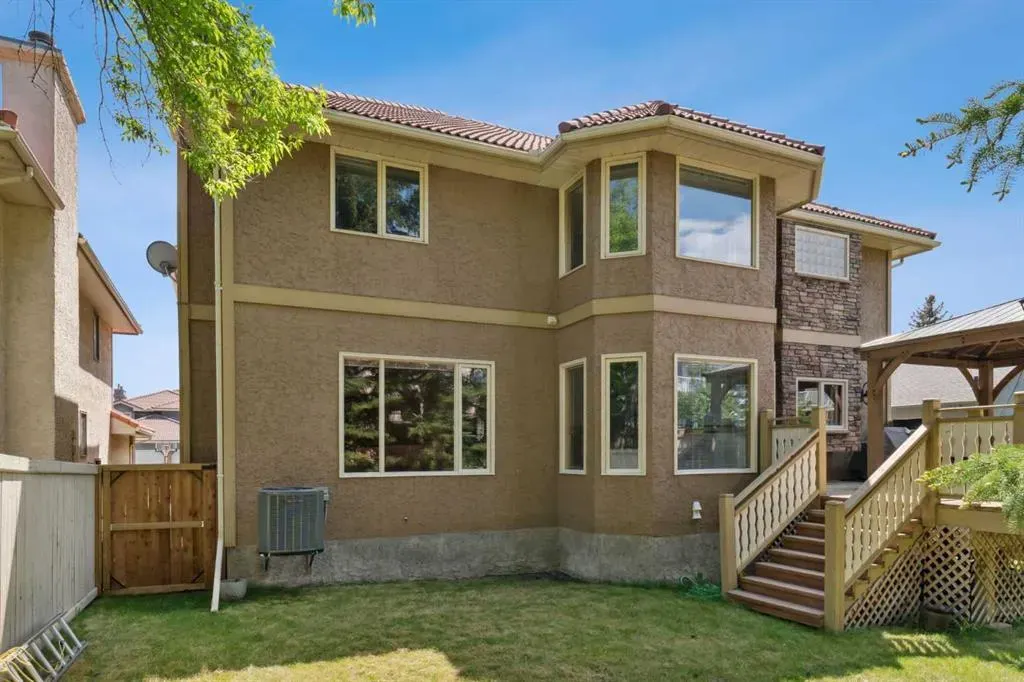 52 Edgeview Road NW