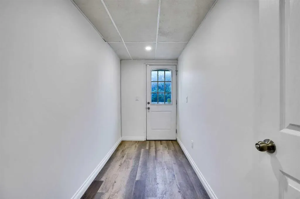 76 Coach Manor Rise SW