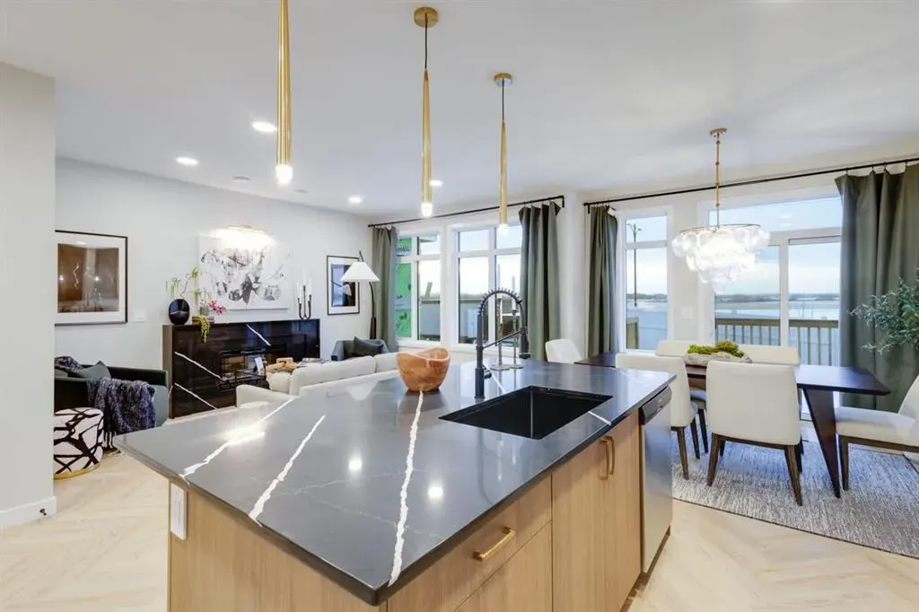 104 Sundown Crescent
