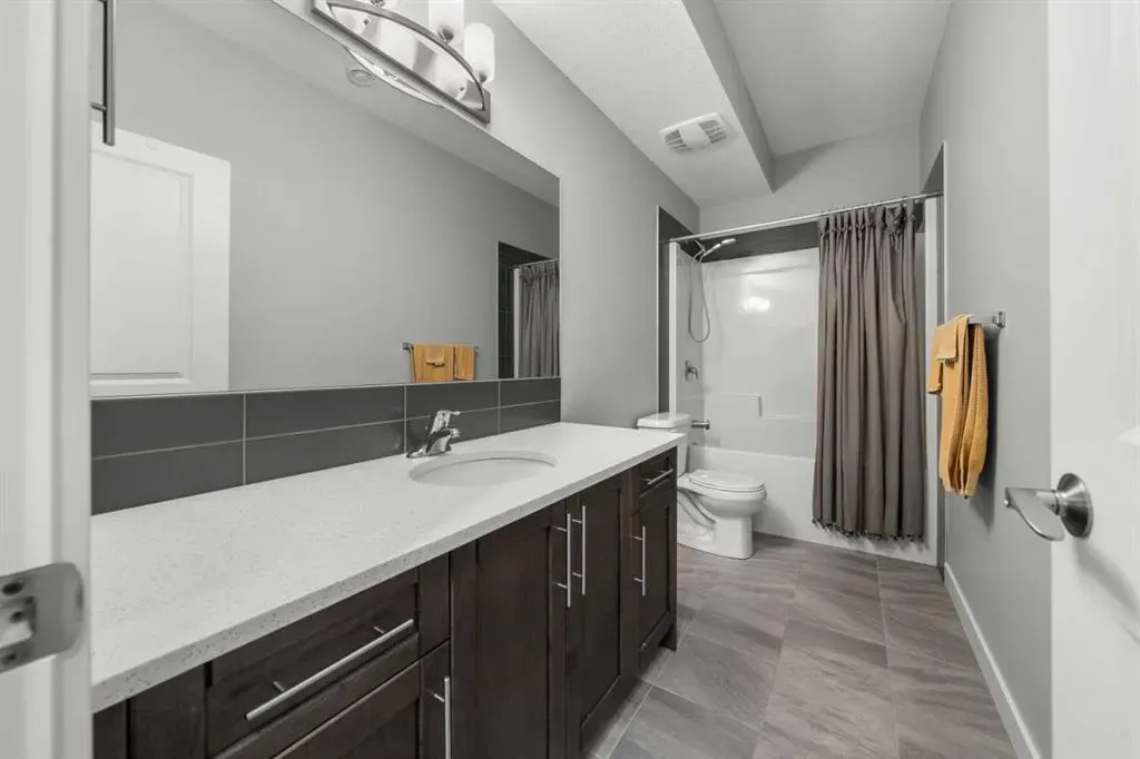 136 Drake Landing Gardens