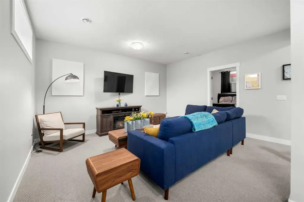 136 Drake Landing Gardens