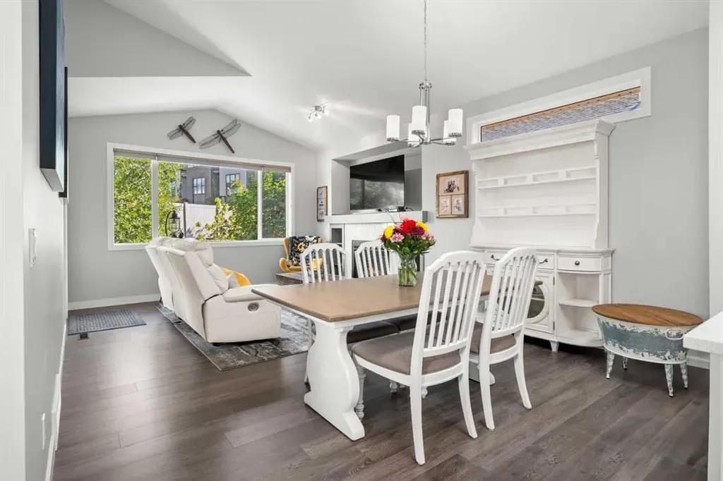 136 Drake Landing Gardens