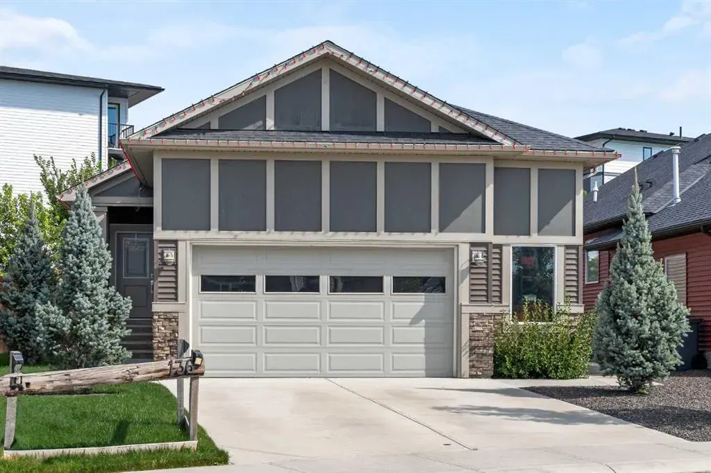 136 Drake Landing Gardens