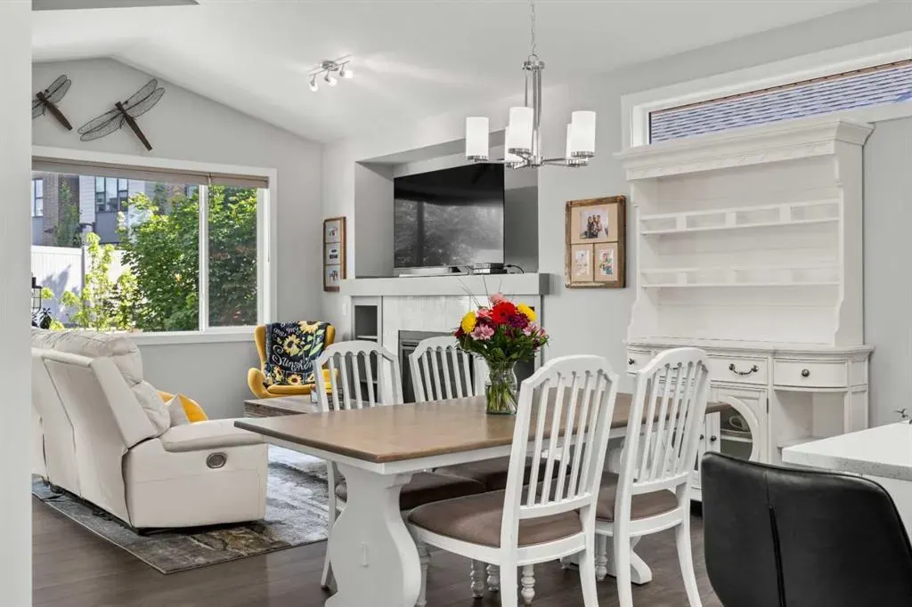 136 Drake Landing Gardens