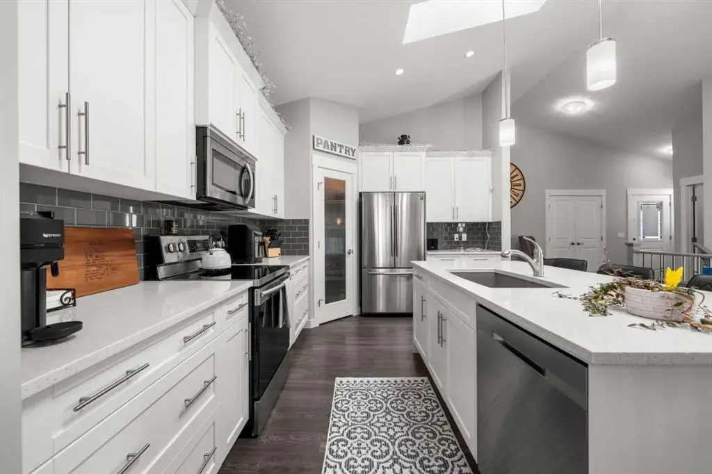 136 Drake Landing Gardens