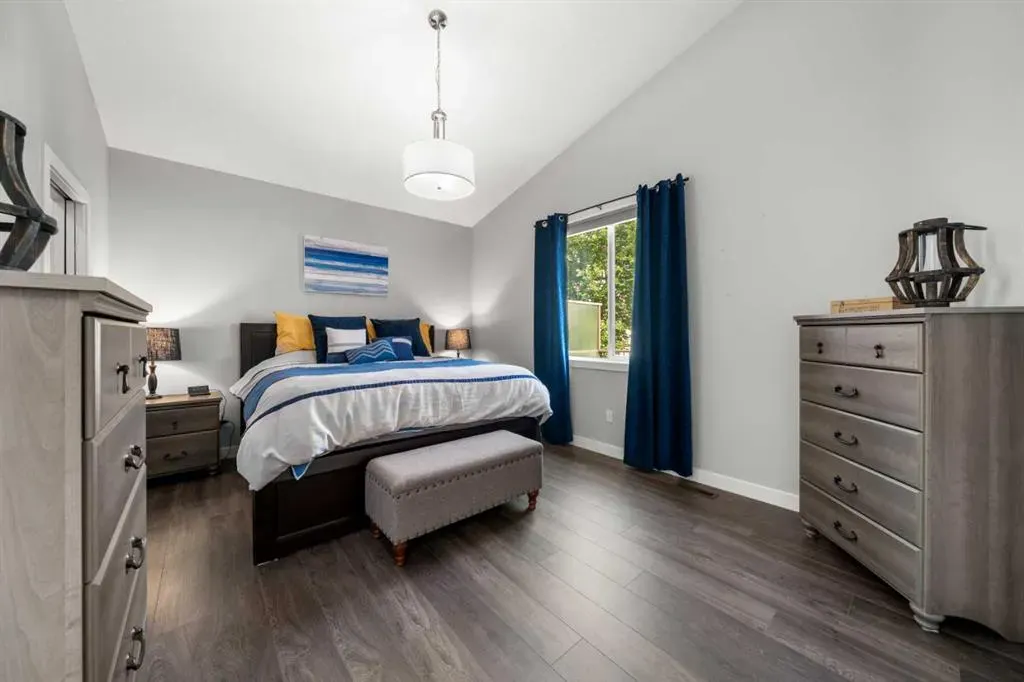 136 Drake Landing Gardens