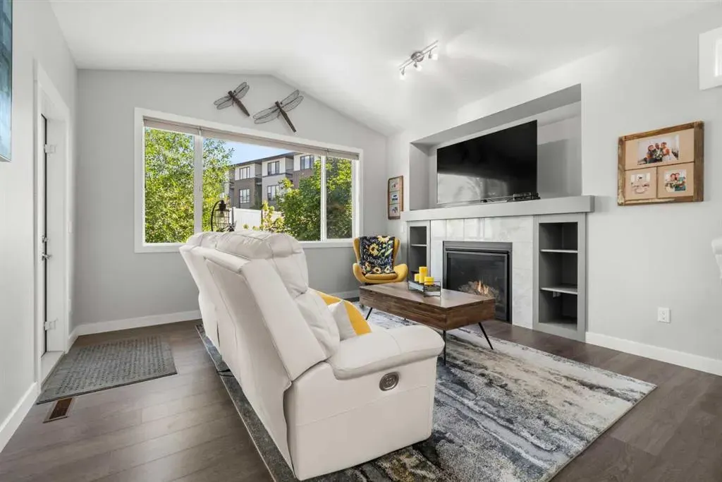 136 Drake Landing Gardens