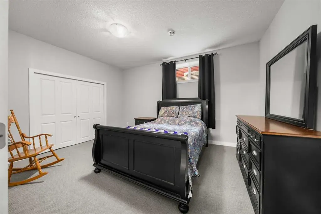 136 Drake Landing Gardens