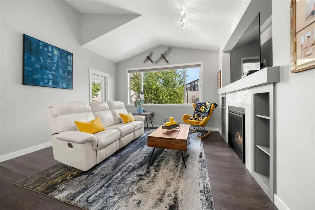 136 Drake Landing Gardens