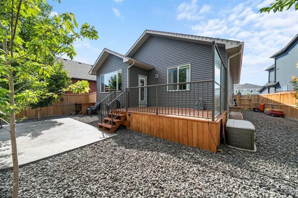 136 Drake Landing Gardens