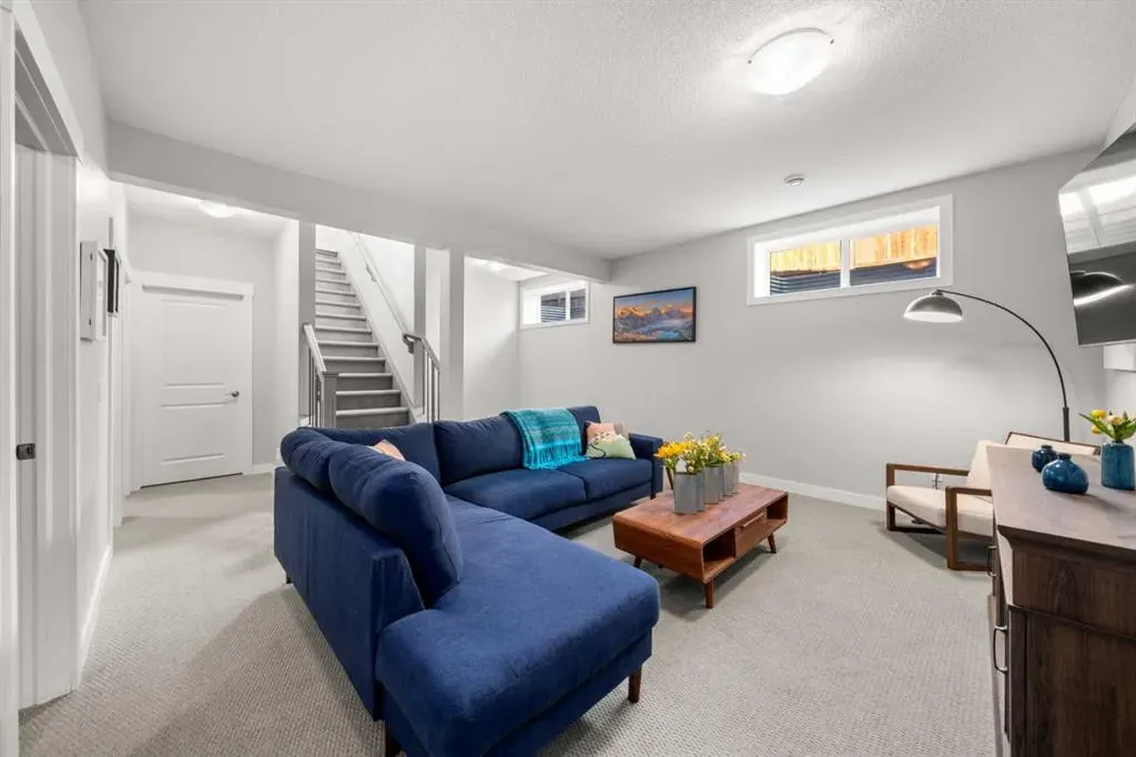 136 Drake Landing Gardens