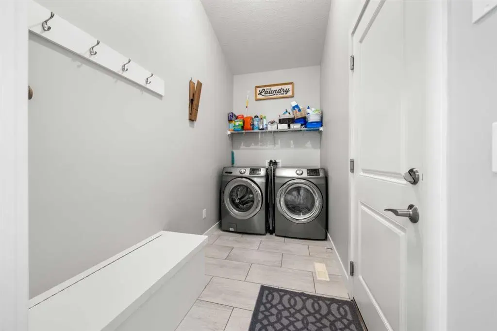 136 Drake Landing Gardens