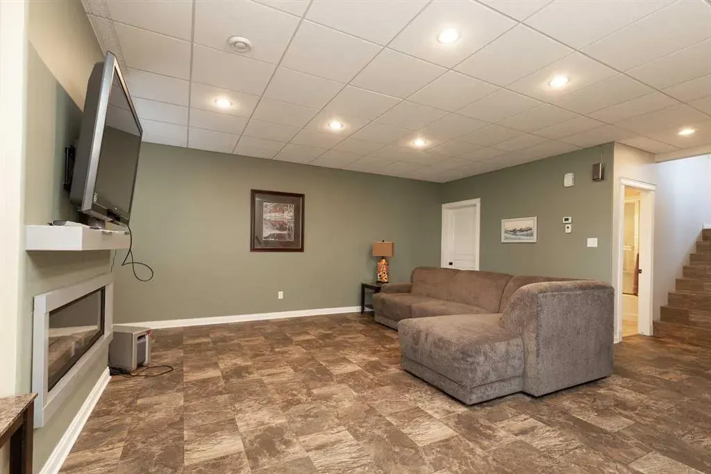 136 Fairway Drive