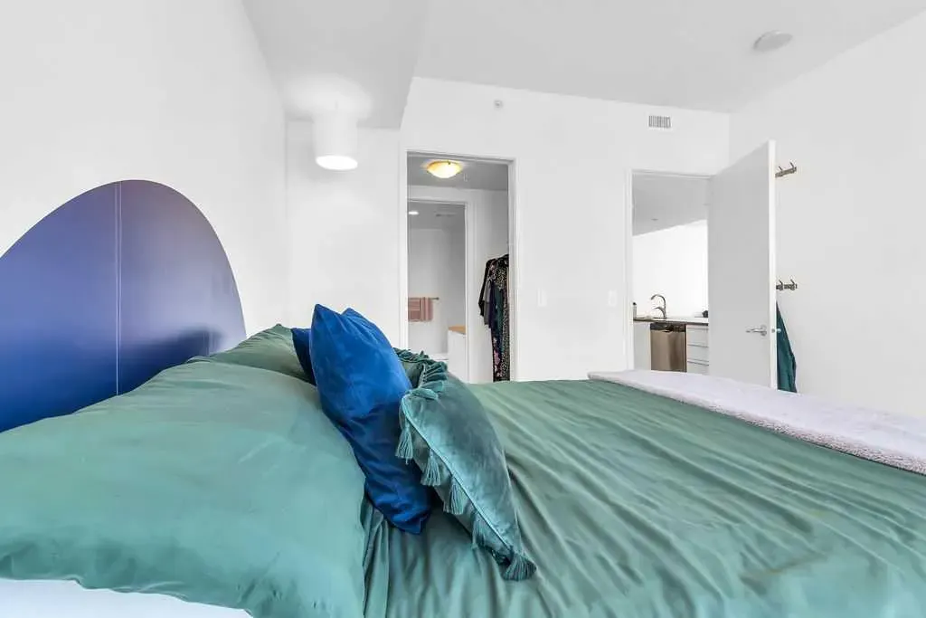 1118 12 Avenue SW, #1402