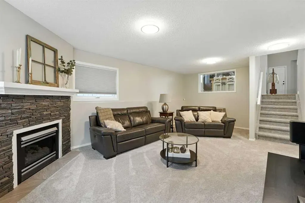 87 Macewan Park Circle NW