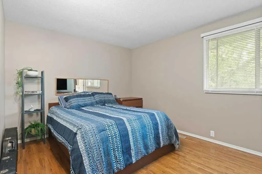 131 Bracewood Road SW