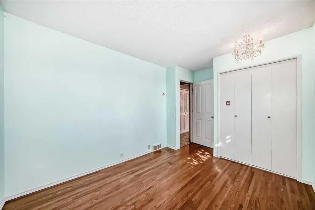 131 Bracewood Road SW