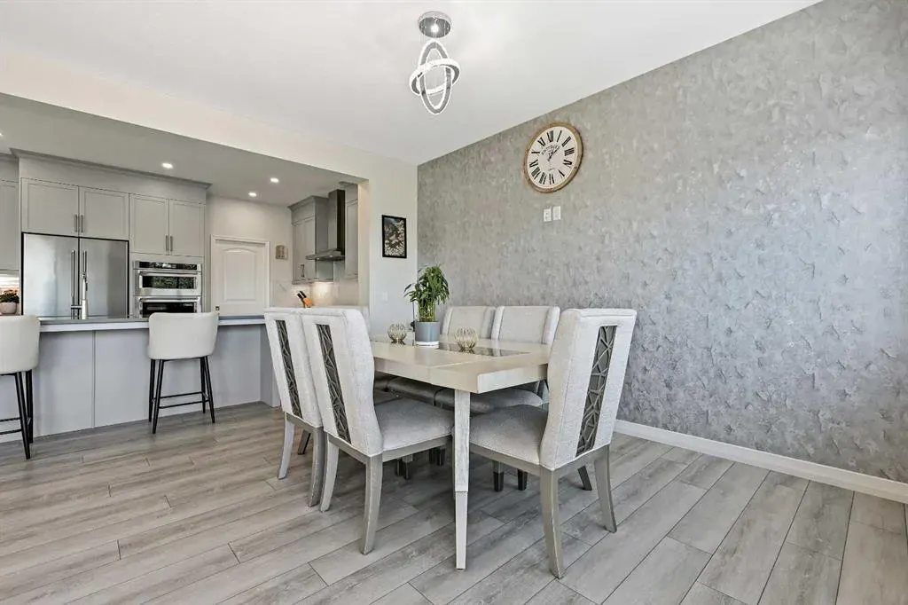100 Magnolia Crescent SE