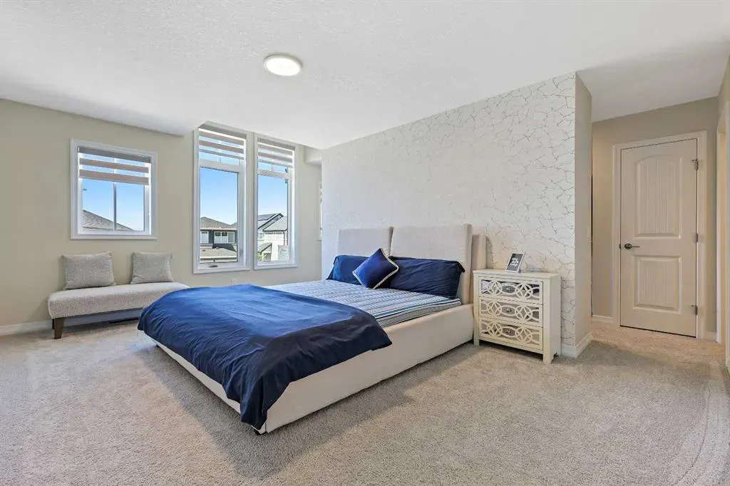 100 Magnolia Crescent SE