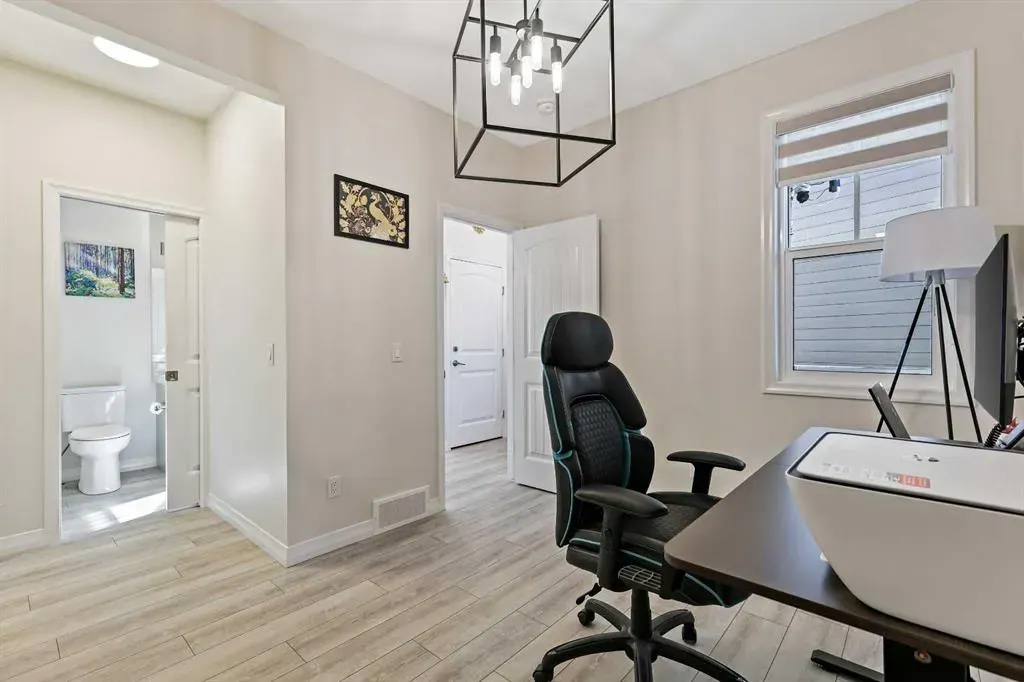 100 Magnolia Crescent SE