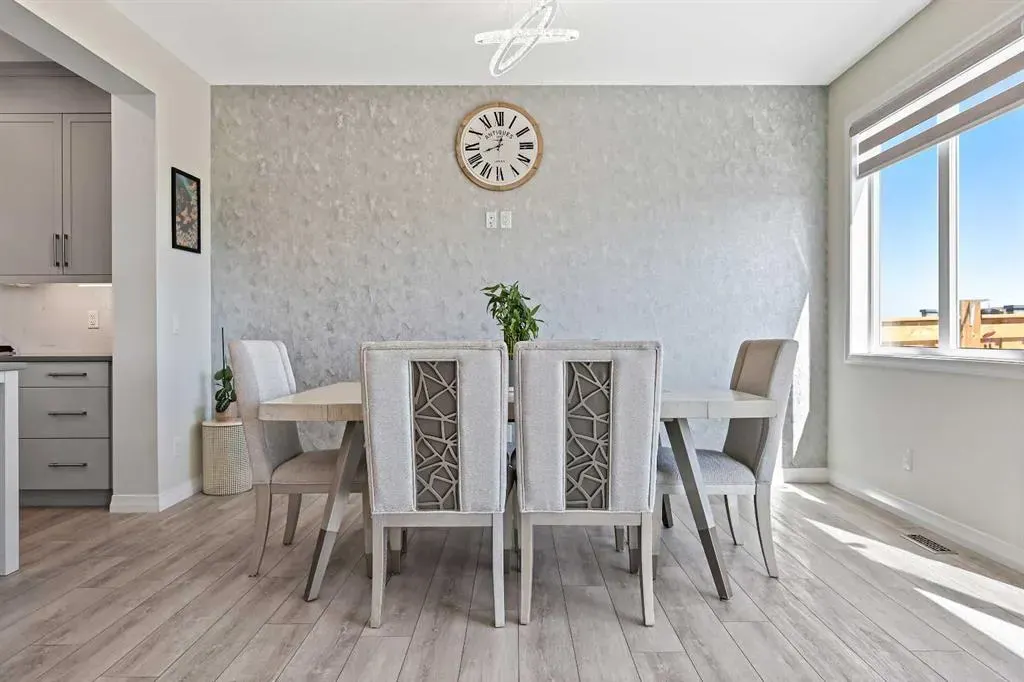 100 Magnolia Crescent SE