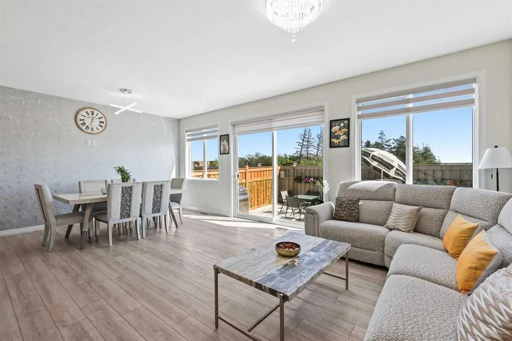 100 Magnolia Crescent SE