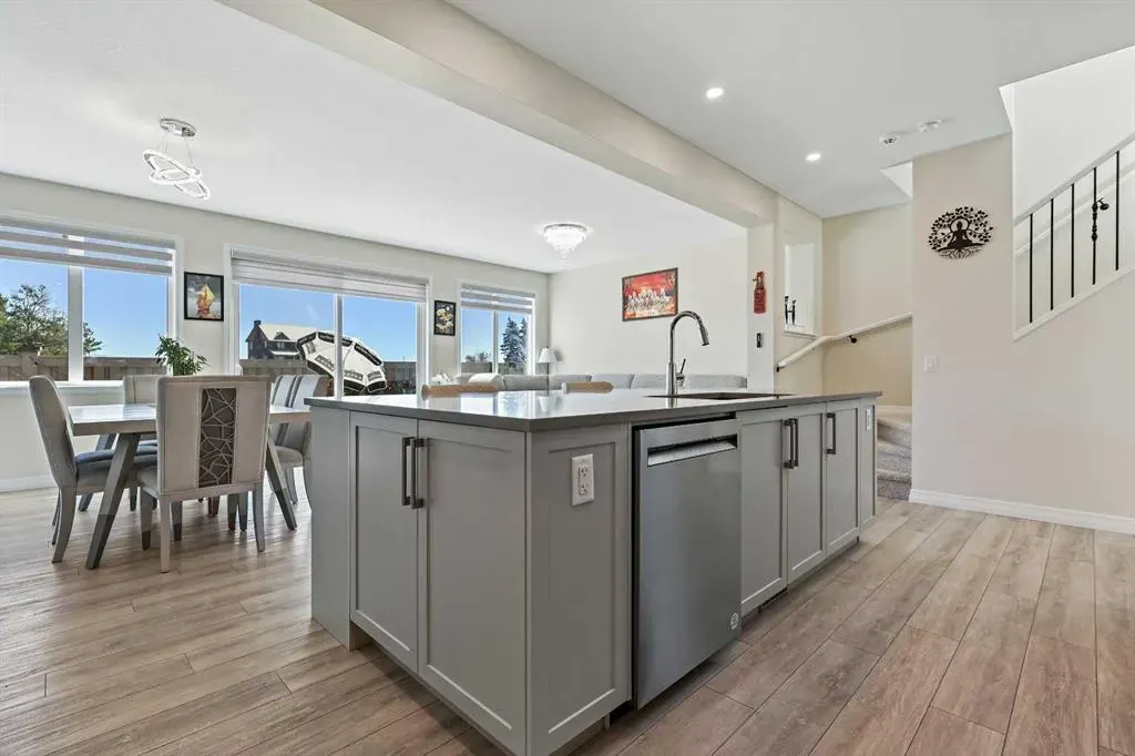 100 Magnolia Crescent SE