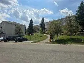47 Hamptons Link NW