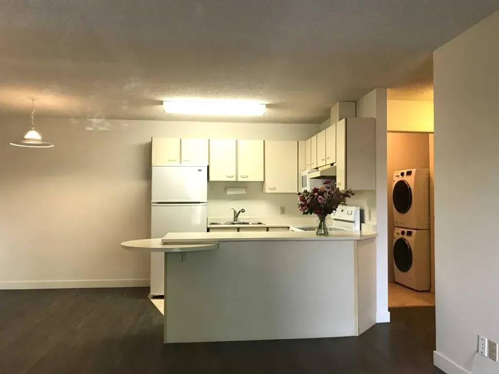 2421 Edenwold Heights NW, #21