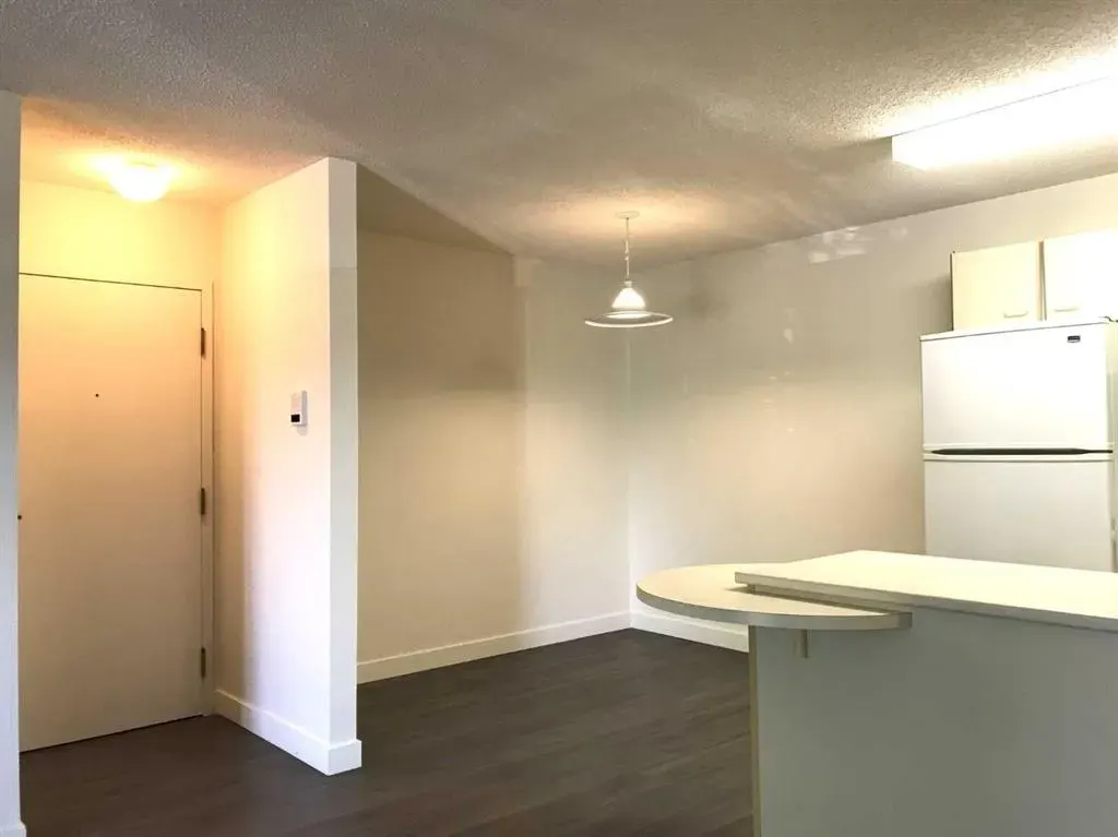 2421 Edenwold Heights NW, #21