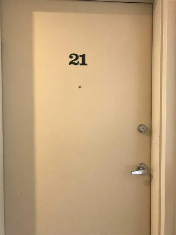 2421 Edenwold Heights NW, #21