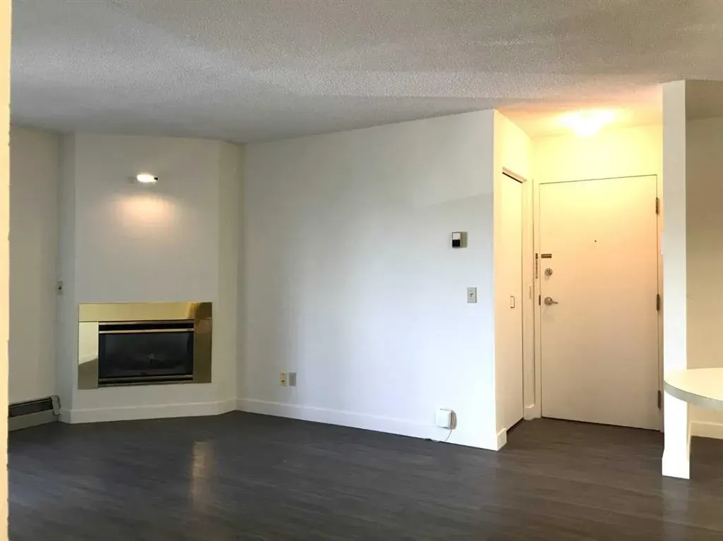 2421 Edenwold Heights NW, #21