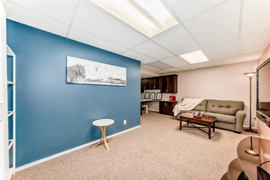 1 Spring Meadows Bay