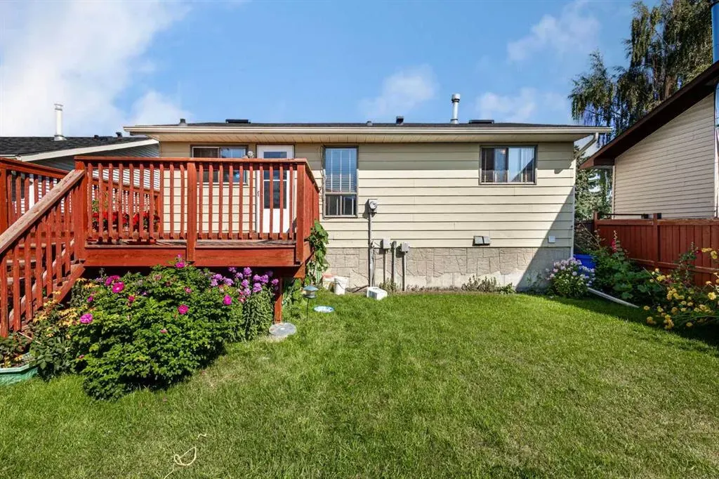 84 Fallswater Road NE