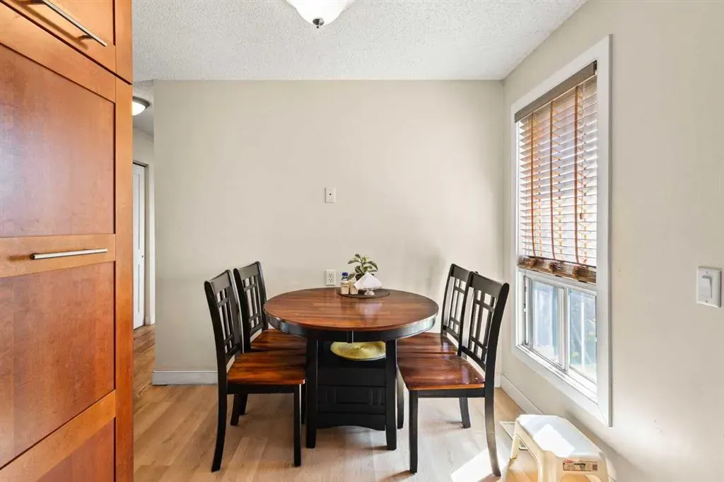 84 Fallswater Road NE