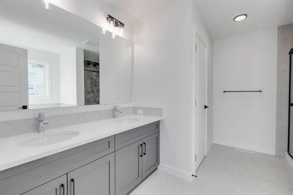 186 Northern Lights Crescent