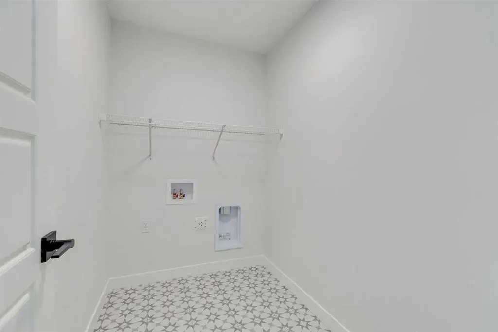 186 Northern Lights Crescent