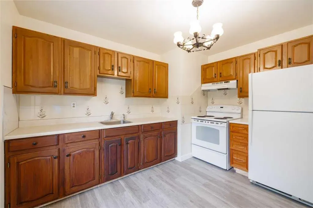 33 Northmount Crescent NW