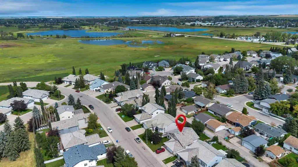 27 Strathmore Lakes Way