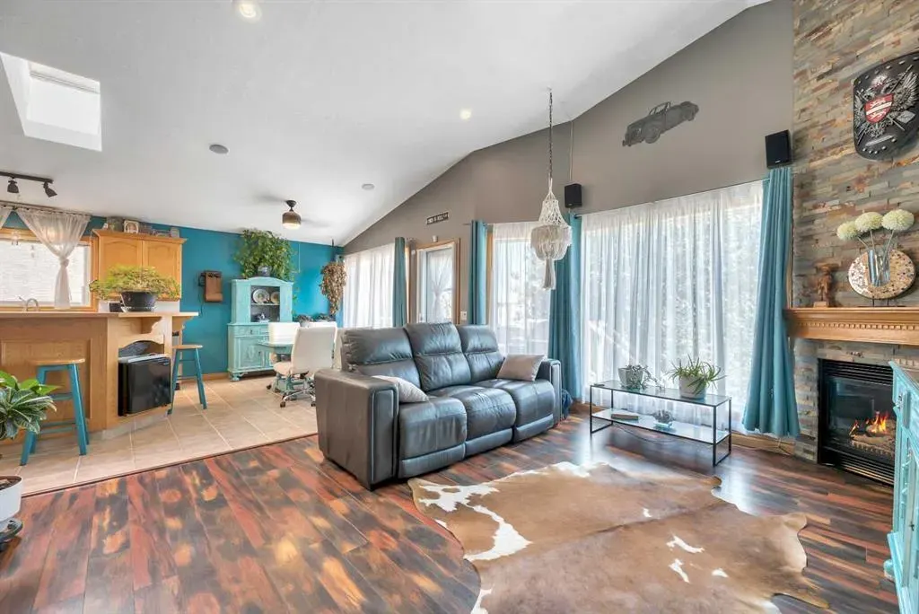 27 Strathmore Lakes Way